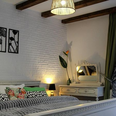 Cozy Cottage - Free Parking, Self Check-In Oradea Eksteriør billede