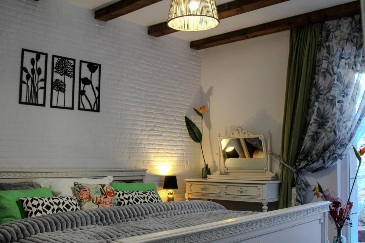 Cozy Cottage - Free Parking, Self Check-In Oradea Eksteriør billede