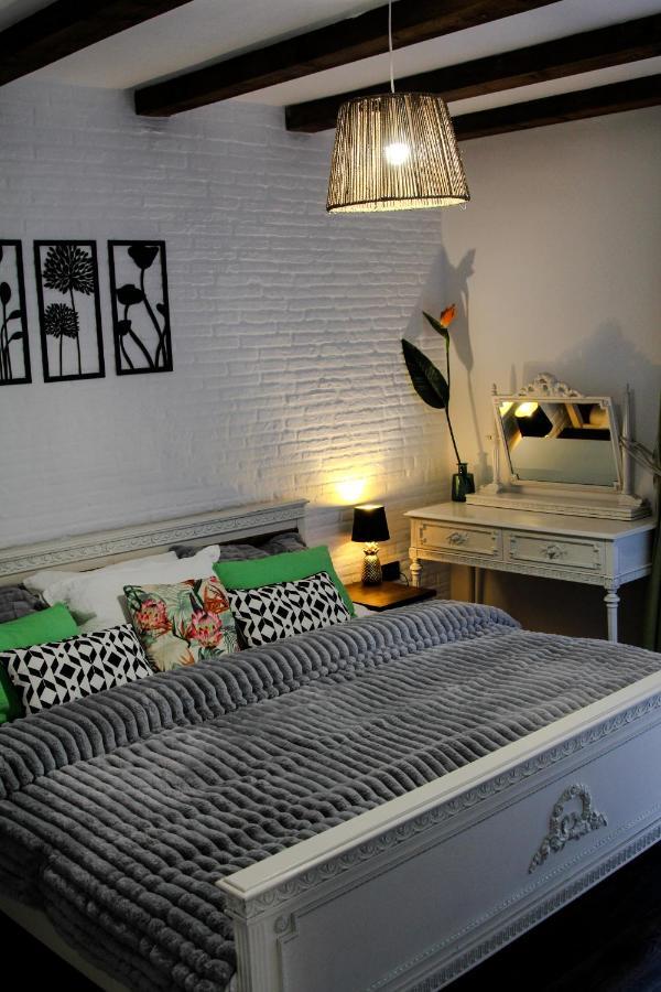 Cozy Cottage - Free Parking, Self Check-In Oradea Eksteriør billede